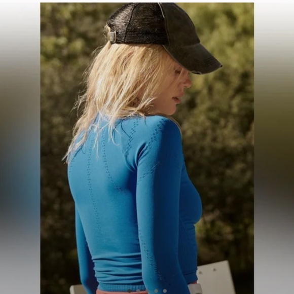 Free People Movement Good Karma High-Neck Layer Size M/L - Picture 4 of 8